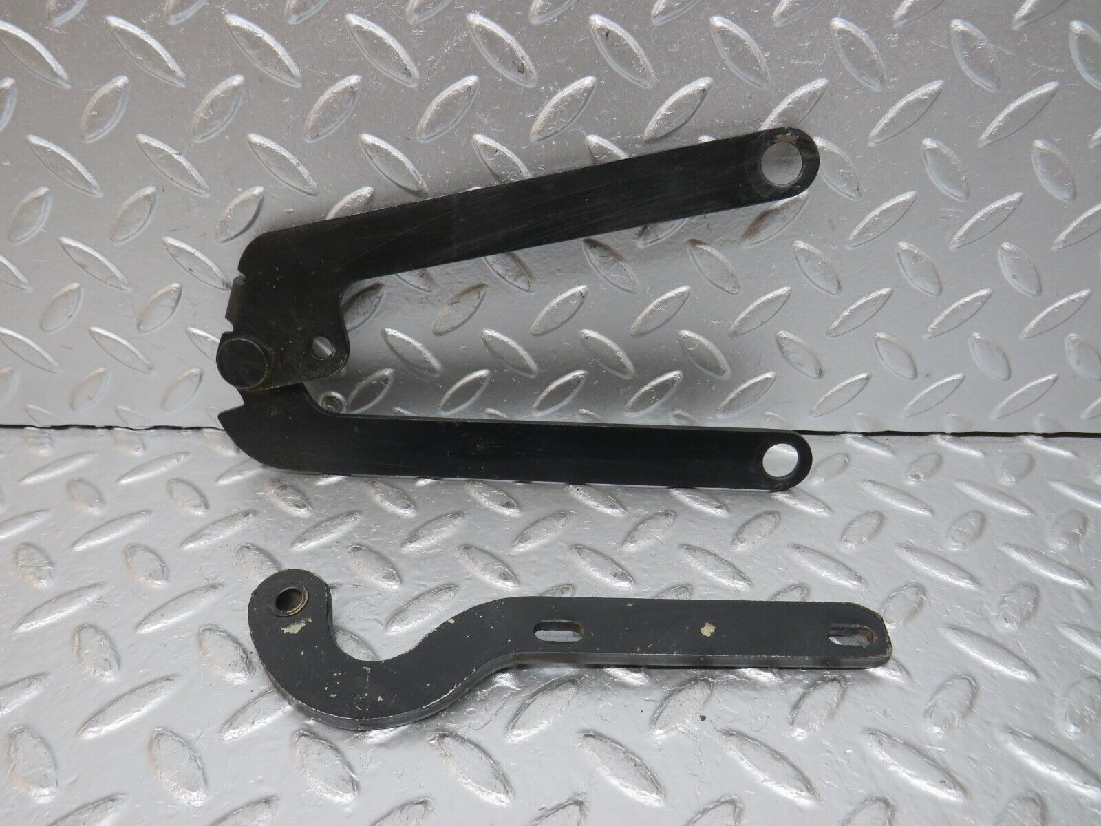 32254 Mercedes-Benz C107 350SLC Coupe Bonnet Hinge Right Side