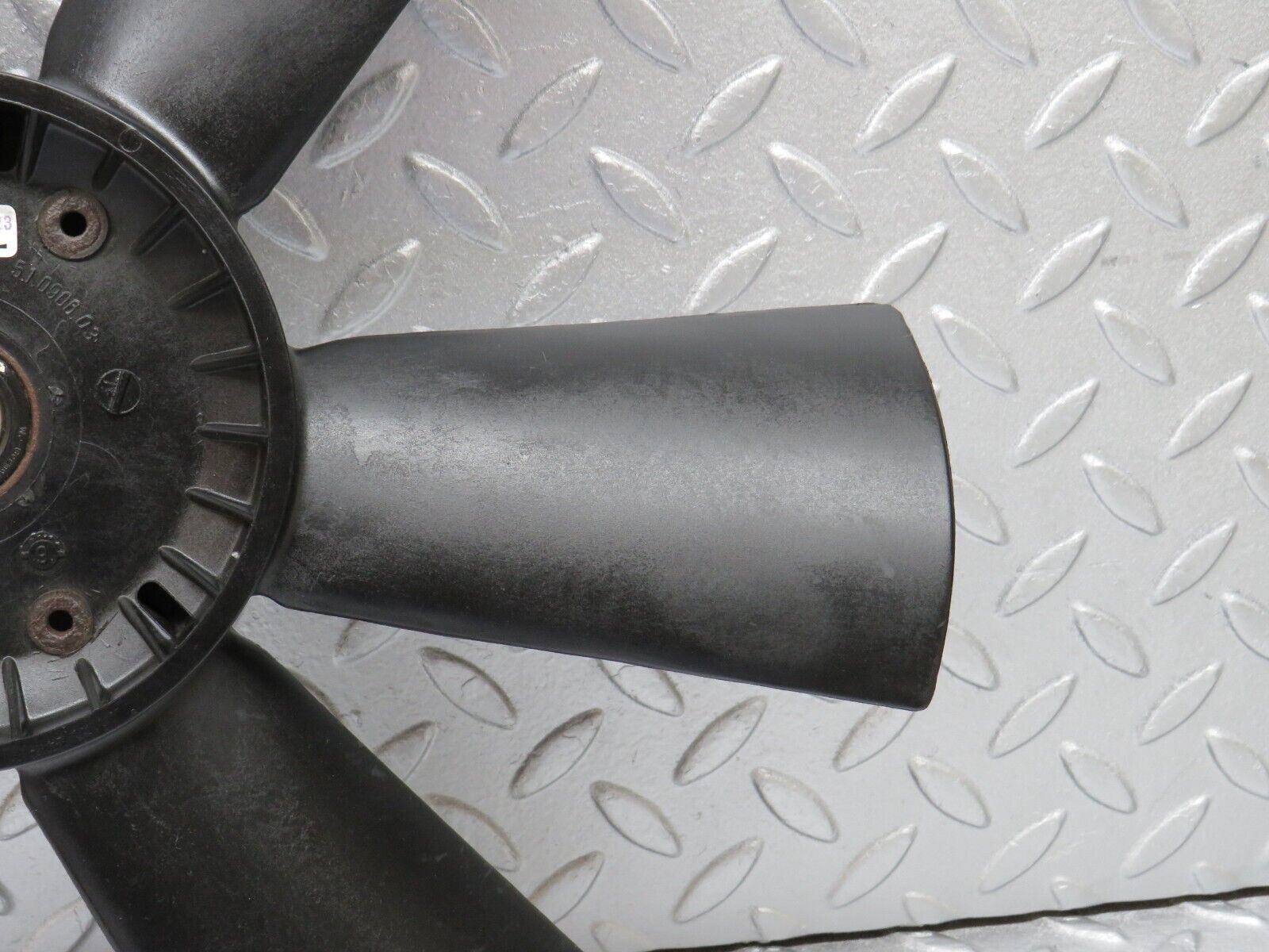 36651 Mercedes-Benz W201 190E 2.0L Engine Cooling Fan 1022050506