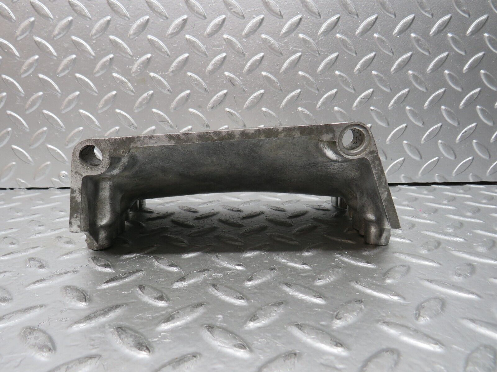 27985 Mercedes-Benz W123 280E Gearbox Support 1100140195