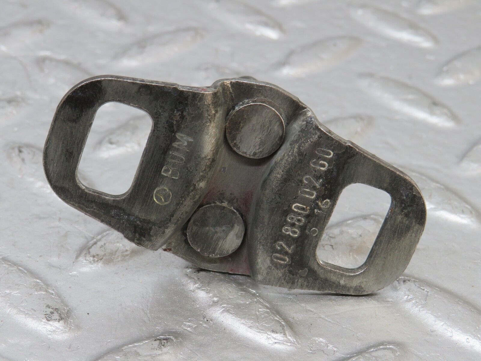 33324 Mercedes-Benz W202 C180 Bonnet Lock Latch 2028800260