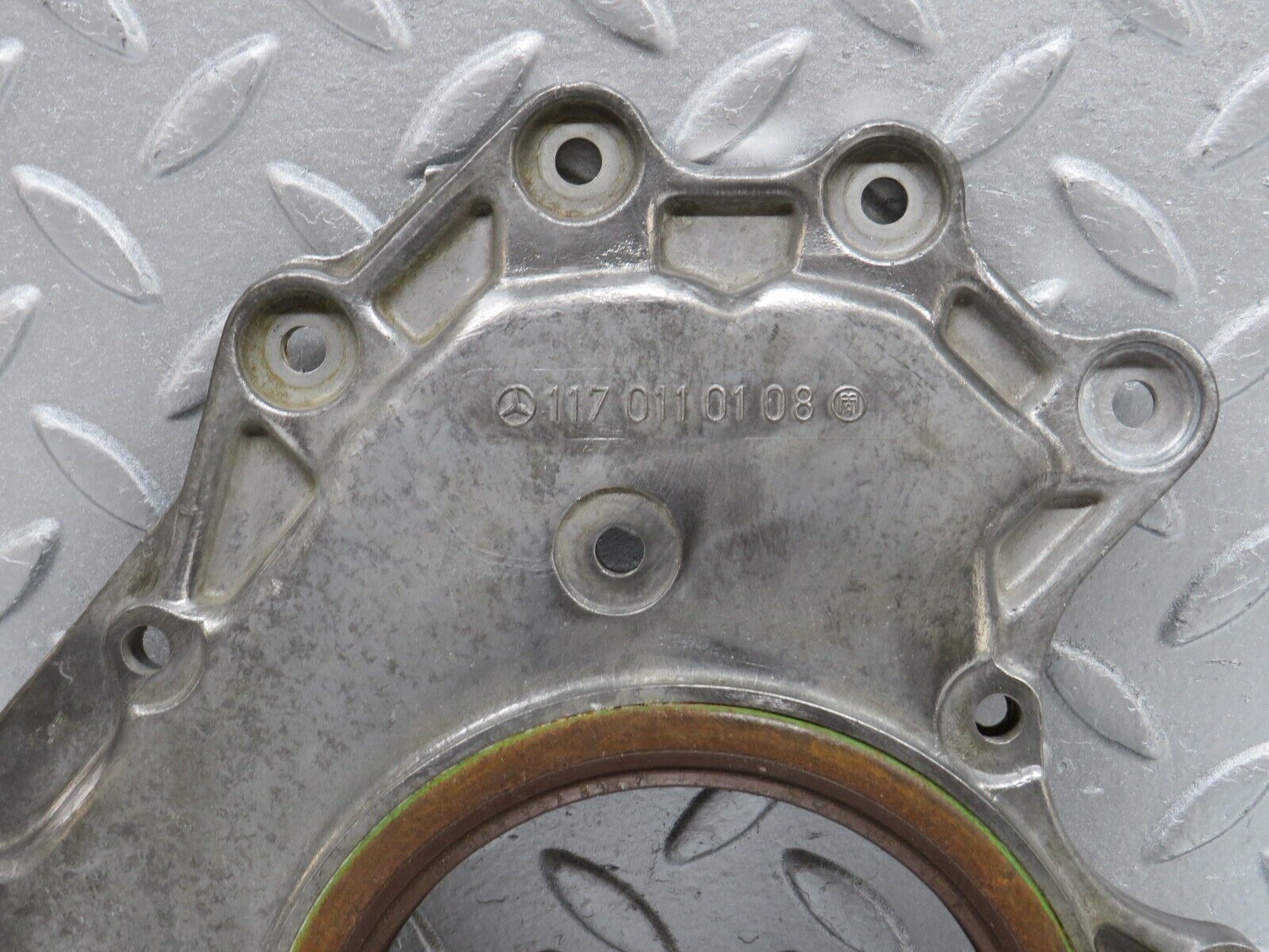 37138 Mercedes-Benz C126 420SEC Coupe Crankshaft Rear Sealing Cover 1170110108