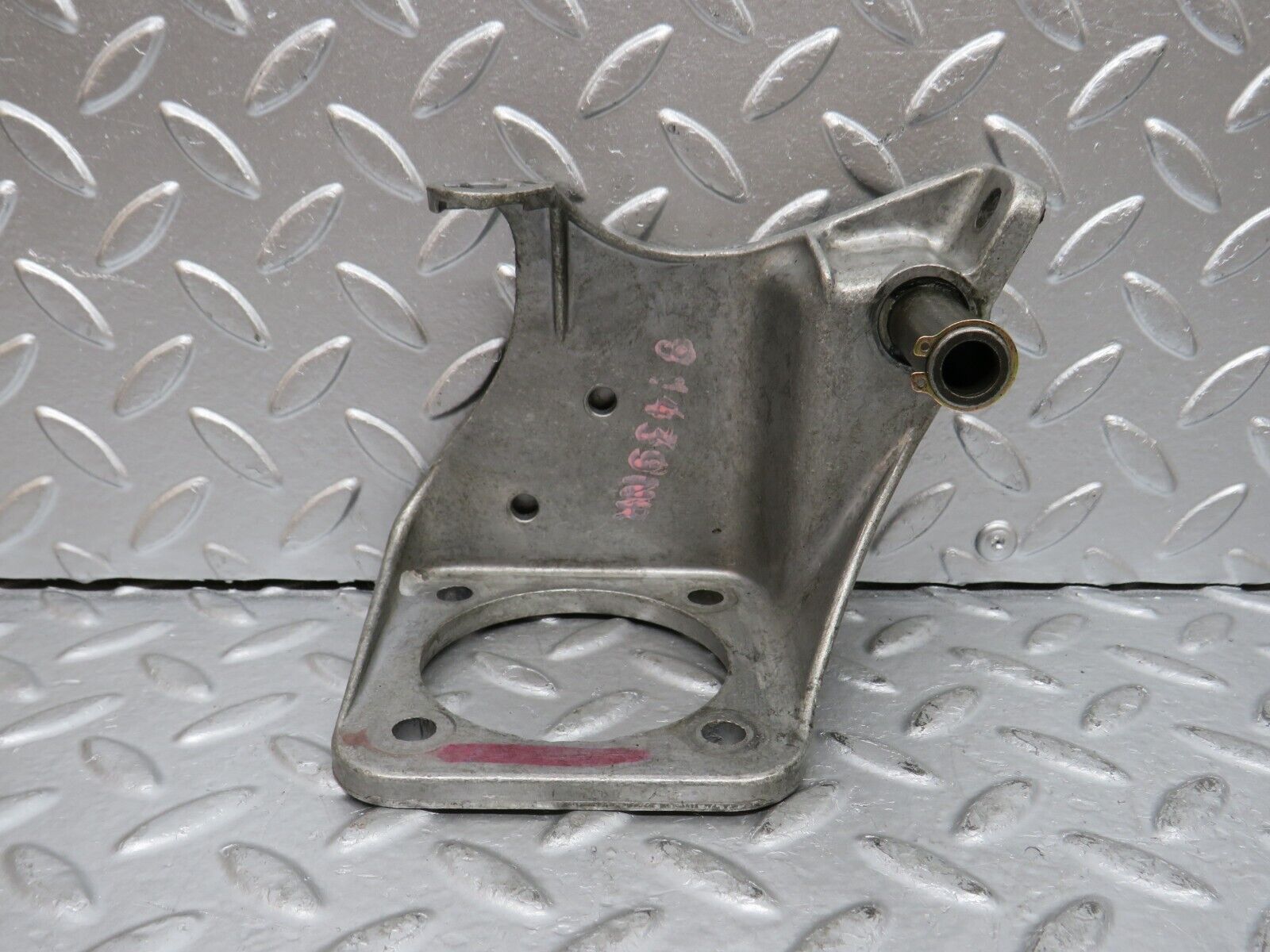 29418 Mercedes-Benz W124 230E Brake Pedal Bracket 1242900519