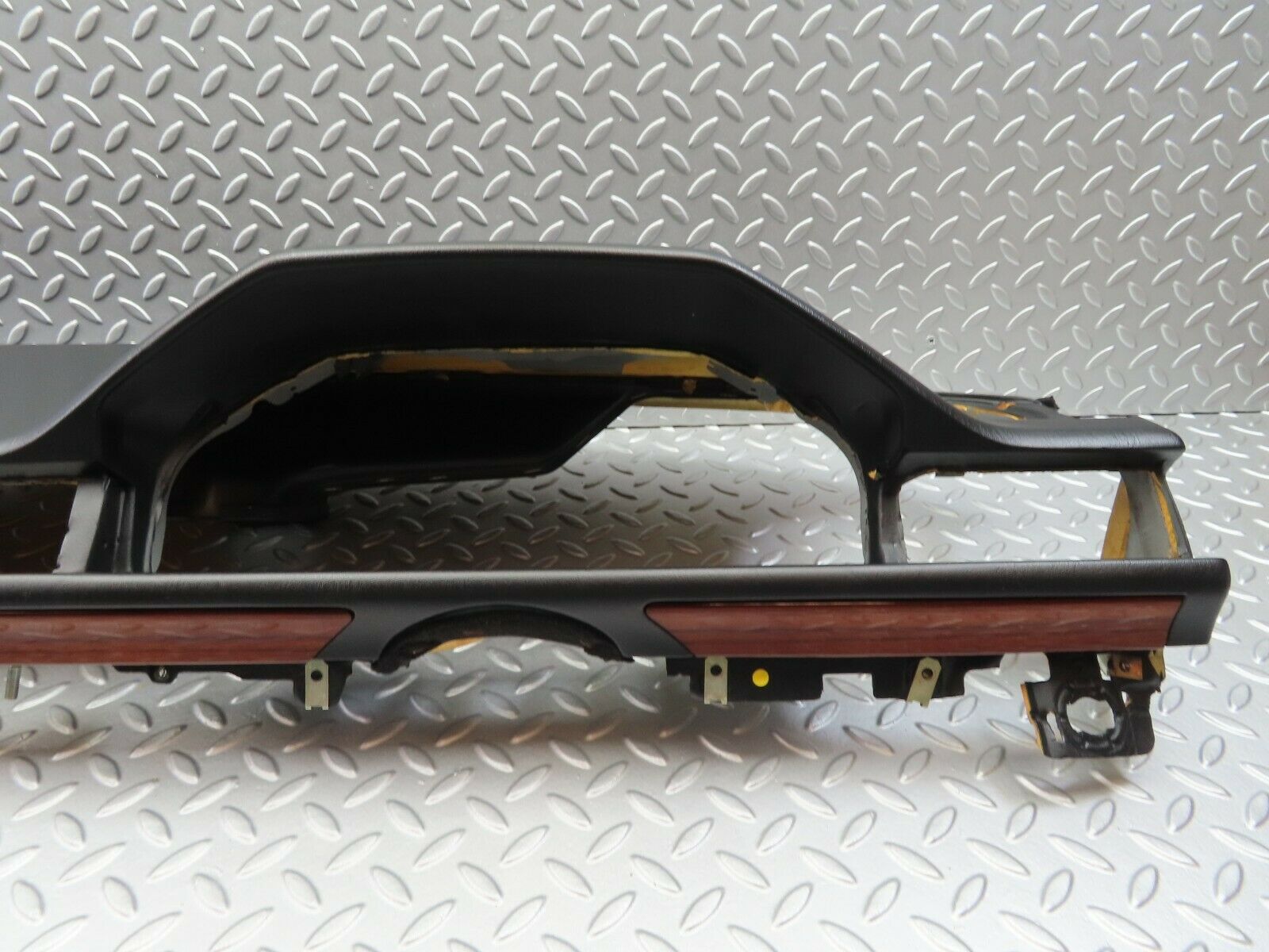 6614 Mercedes-Benz S124 E220 Wagon Dashboard Black