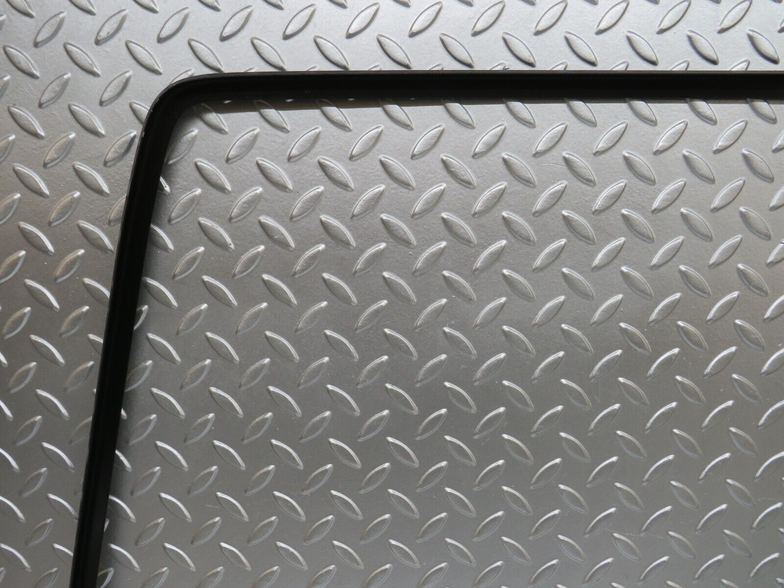 27823 Mercedes-Benz S124 300TE Wagon Tailgate Windscreen Frame