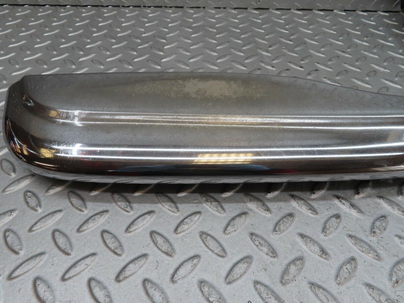 12601 Mercedes-Benz W108 Front Right Upper Bumper Corner