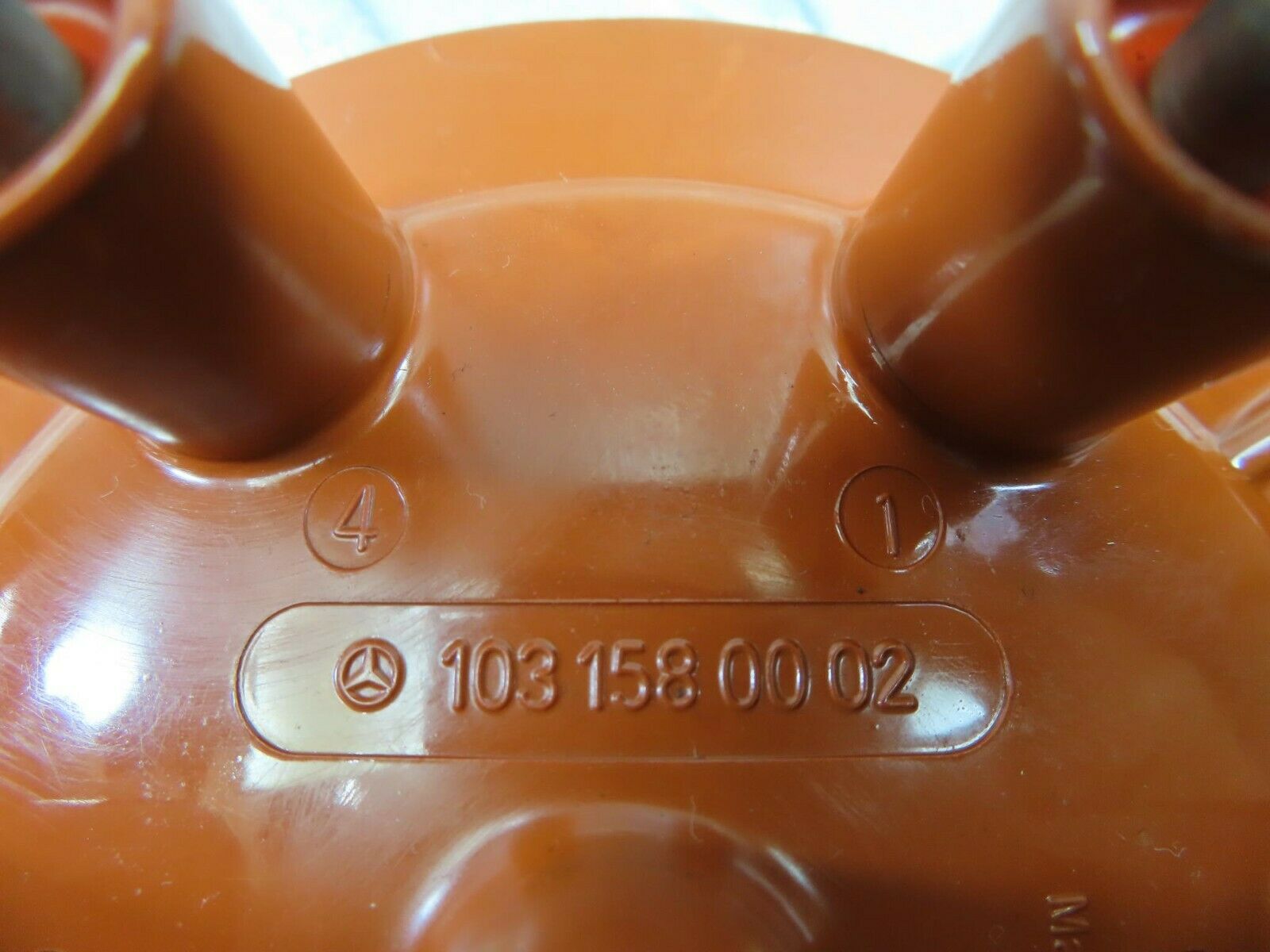 8166 Mercedes-Benz W201 Distributor Cap 1031580002