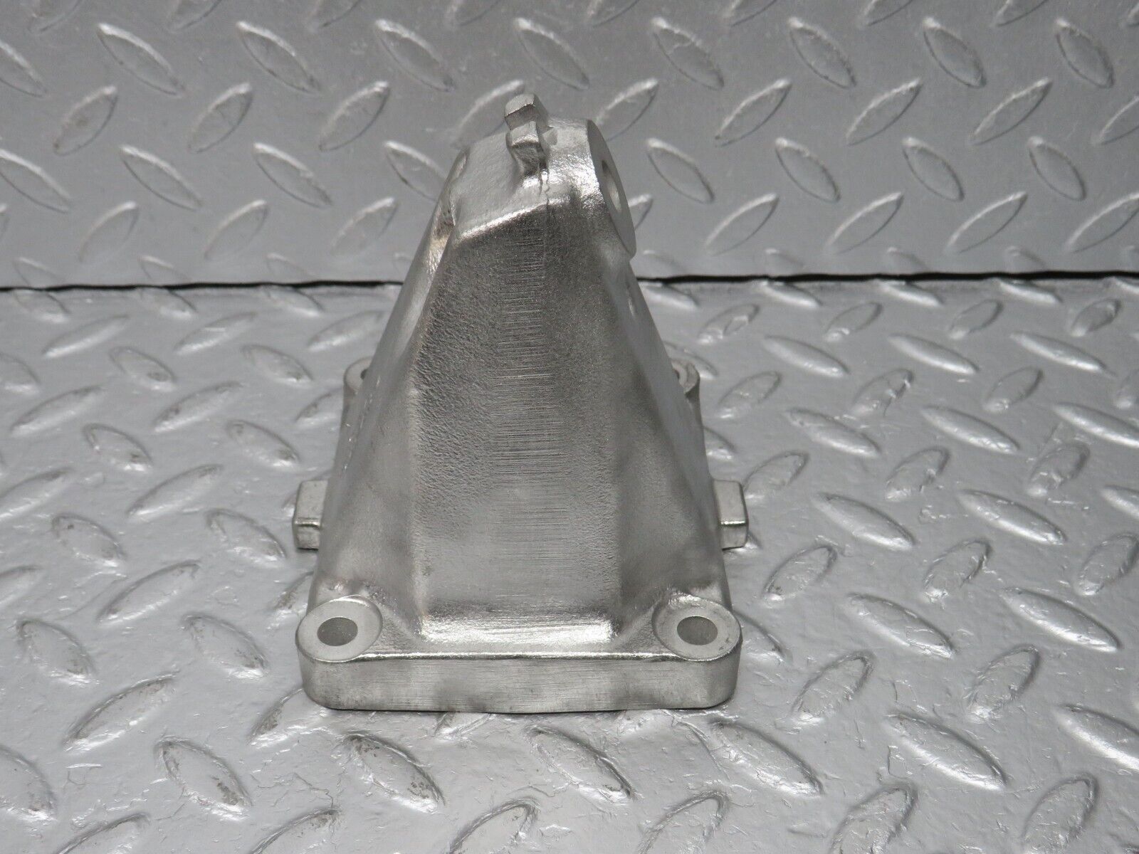 39428 Mercedes-Benz R129 320SL Coupe Engine Mount Bracket Right 1042230504