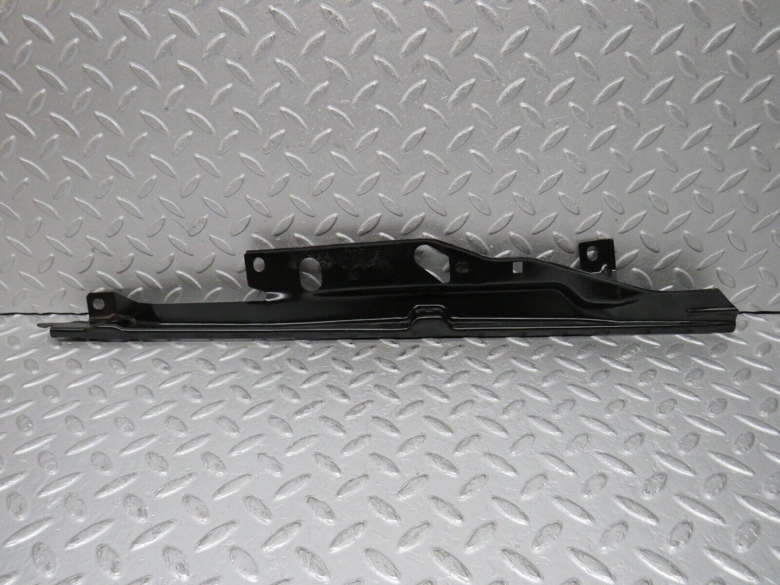 37788 Mercedes-Benz A124 320E Cabrio Rear Right Window Upper Support Bracket