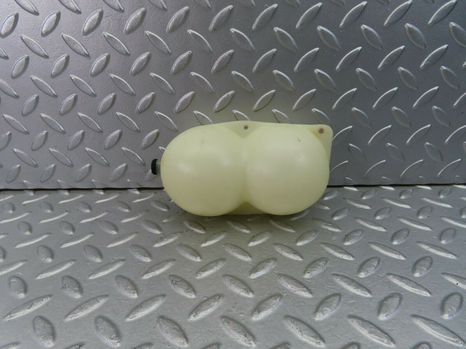 9941 Mercedes-Benz C123 230CE Coupe Vacuum Reservoir