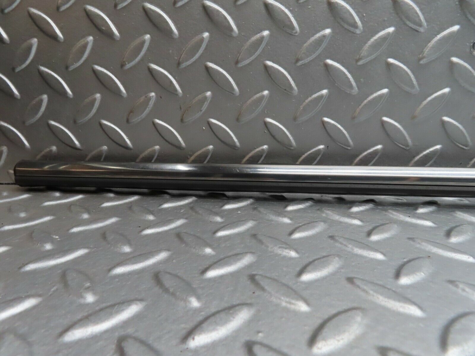 20463 Mercedes-Benz W114 280CE Coupe Rear Left Fender Wing Centre Moulding Trim