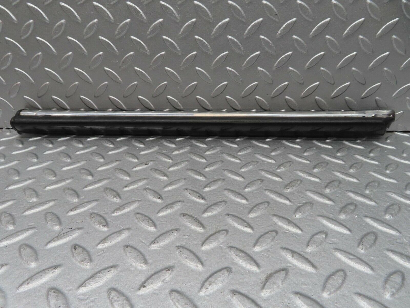 14113 Mercedes-Benz C107 280SLC Rear Left Fender Wing Centre Moulding Trim