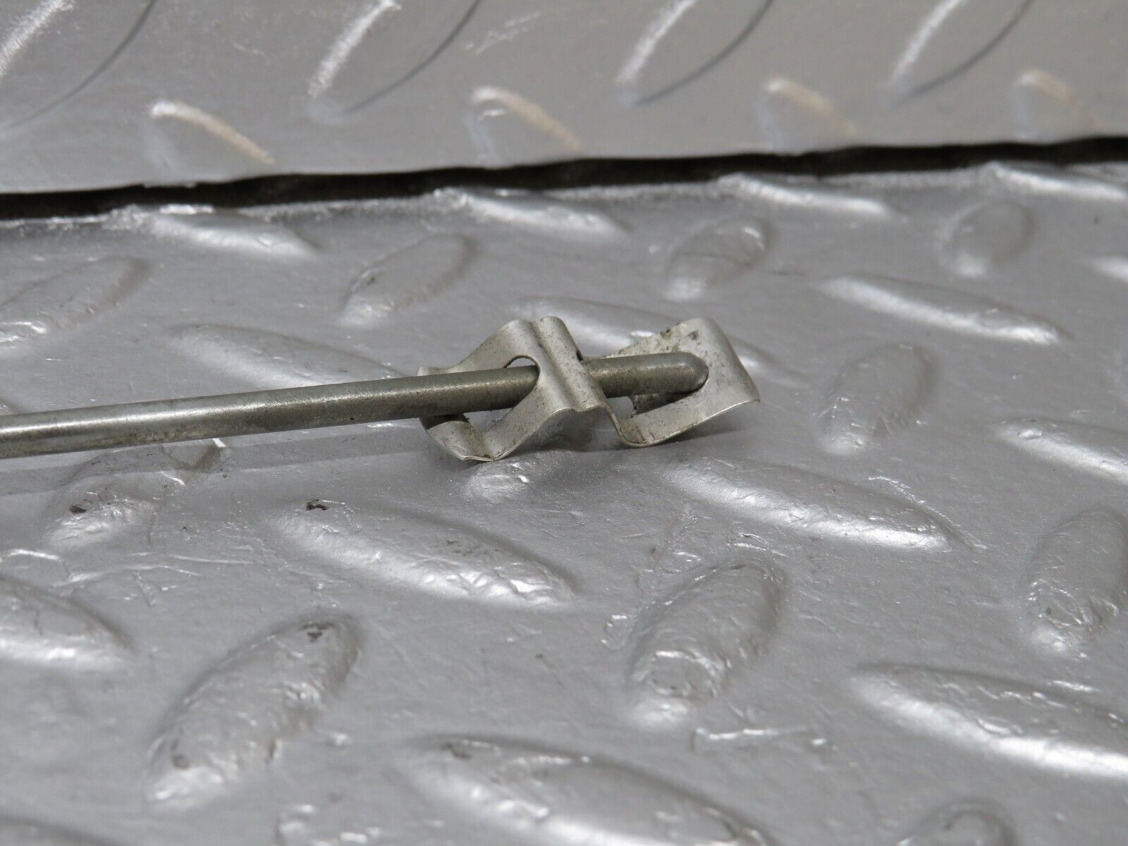 40459 Mercedes-Benz W110 230 Rear Door Lock Control Bar