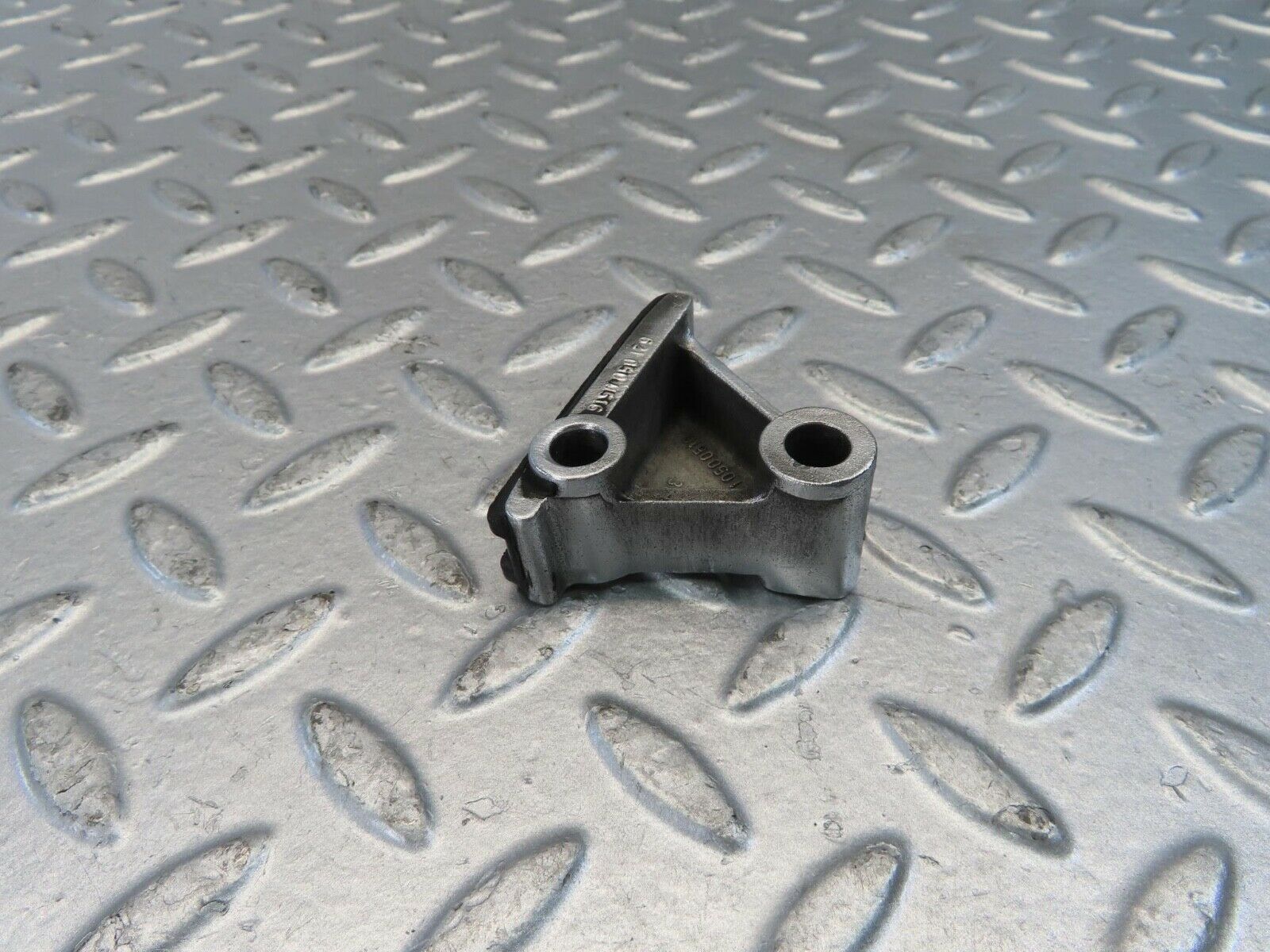 10988 Mercedes-Benz W115 220D Timing Chain Guide Rail 6210500516