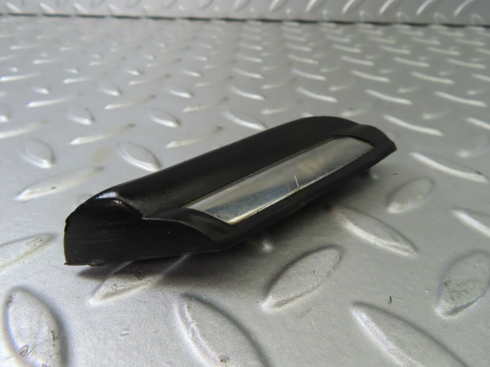 7266 Mercedes-Benz W116 450SE Rear Right Fender Wing Centre Chrome Trim