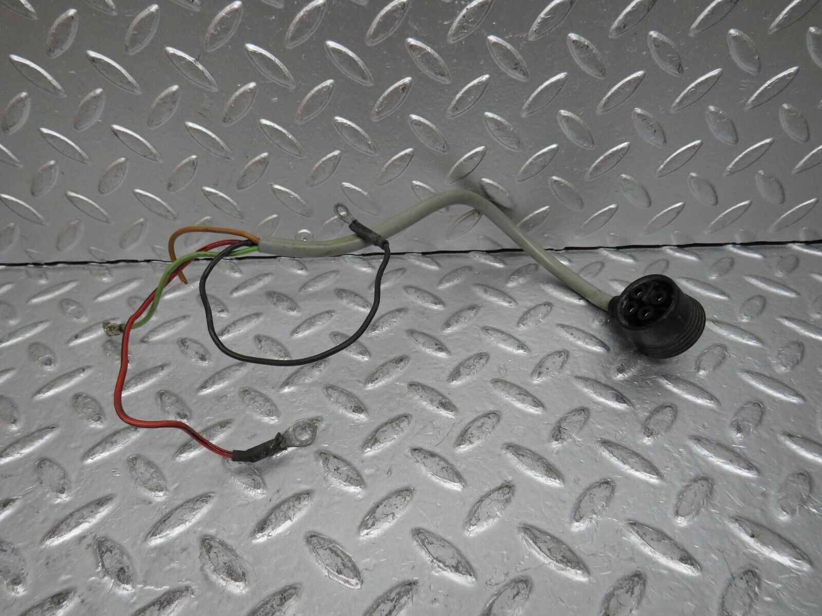 29731 Mercedes-Benz W123 230E Ignition Control Unit Wire 9961811