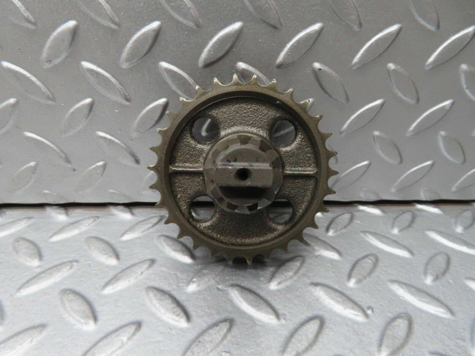 17730 Mercedes-Benz W116 450SEL Camshaft Intermediate Timing Gear