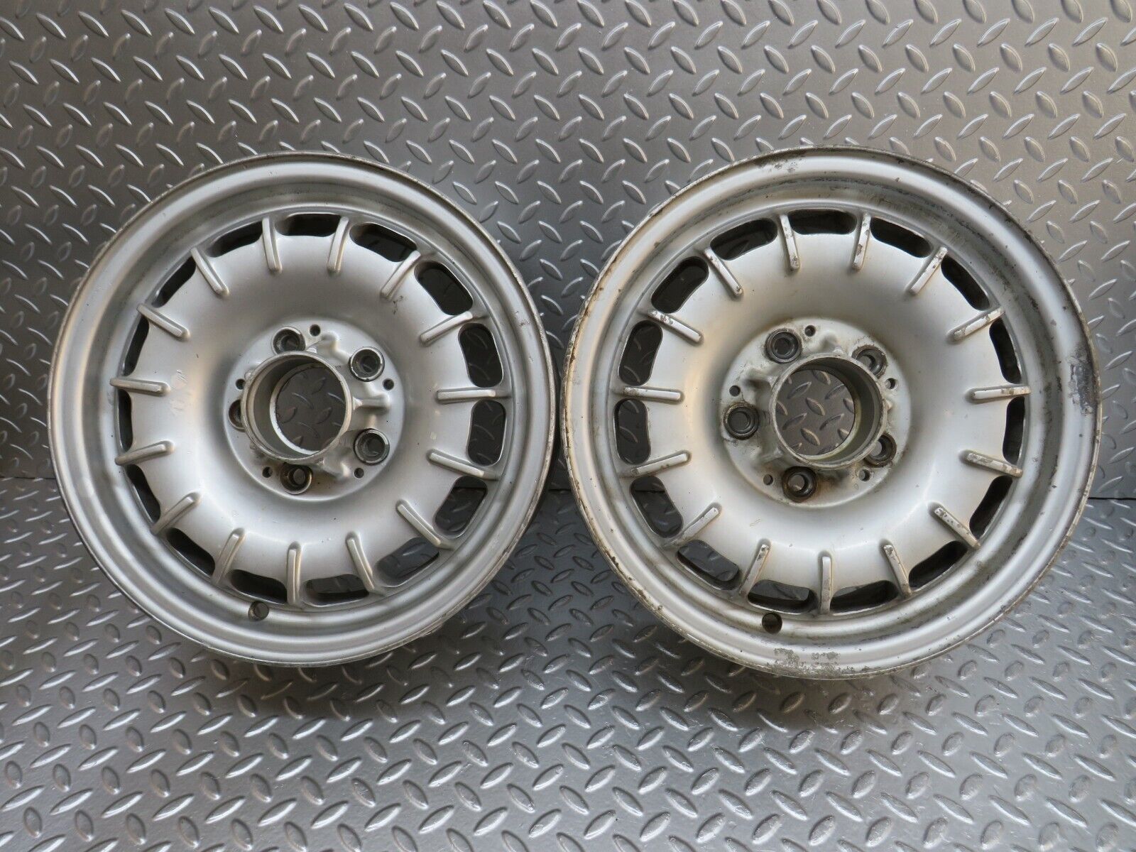 32227 Mercedes-Benz W123 Alloy Wheel Set Mexican Hat 5.5Jx14H2 ET30 1234001702