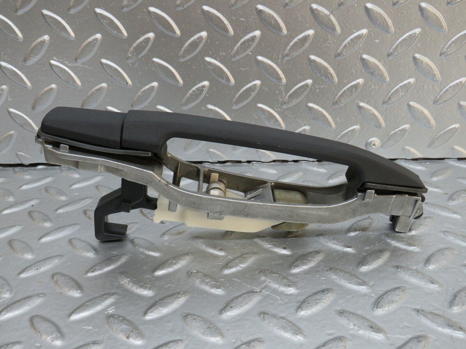 29322 Mercedes-Benz W124 230E Rear Right Exterior Door Handle