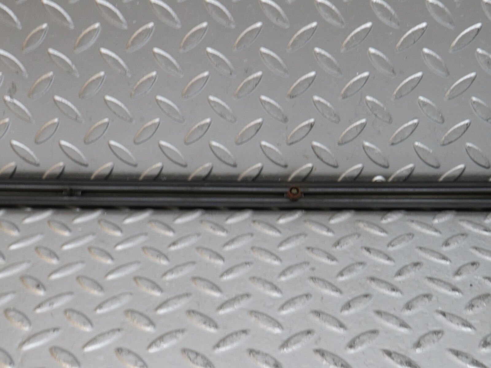 28233 Mercedes-Benz S123 240D Wagon Front Right Fender Wing Centre Moulding Trim