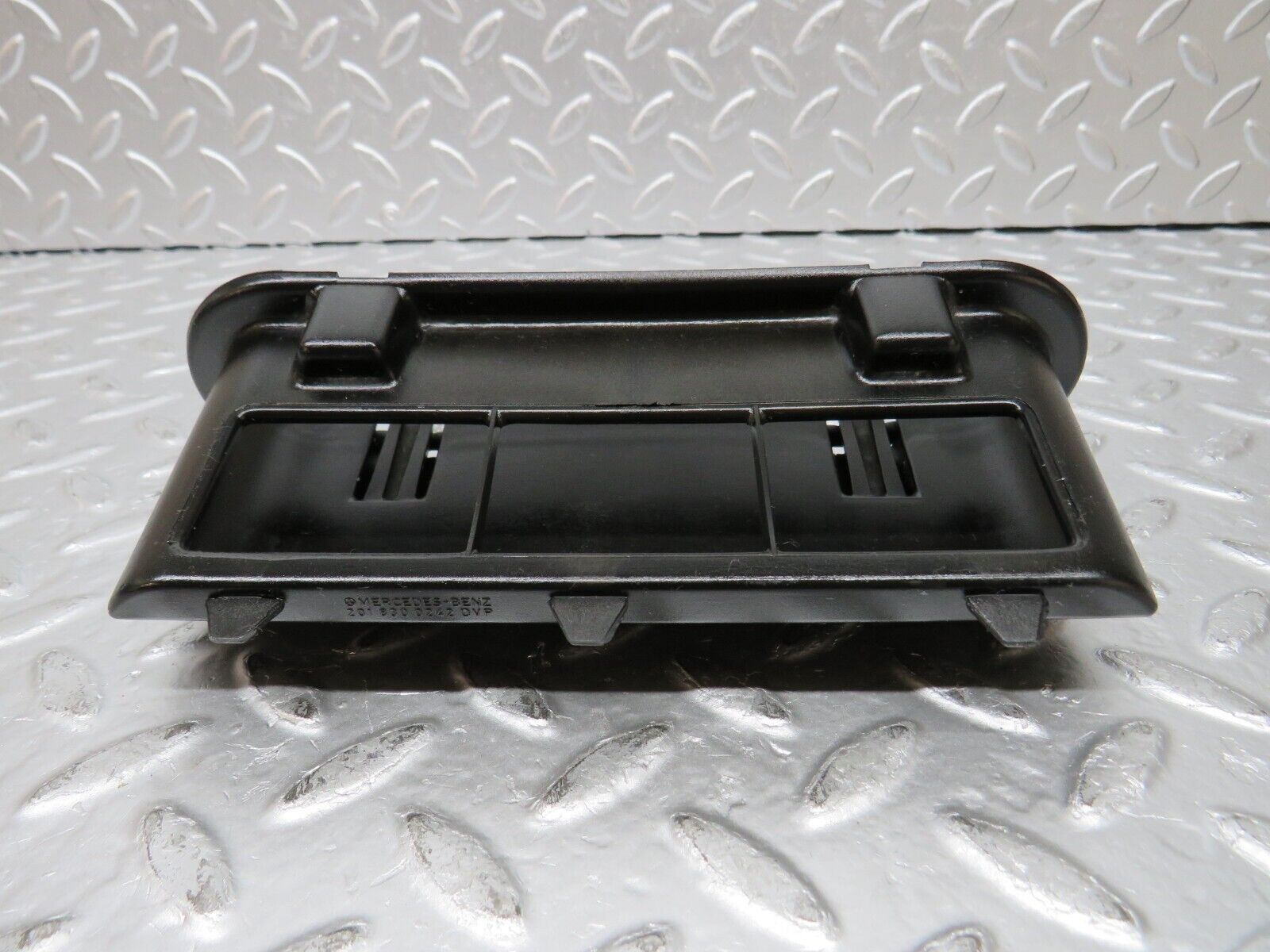 30622 Mercedes-Benz W201 190E 2.0L Trunk Breather Ventilation Valve 2018300242