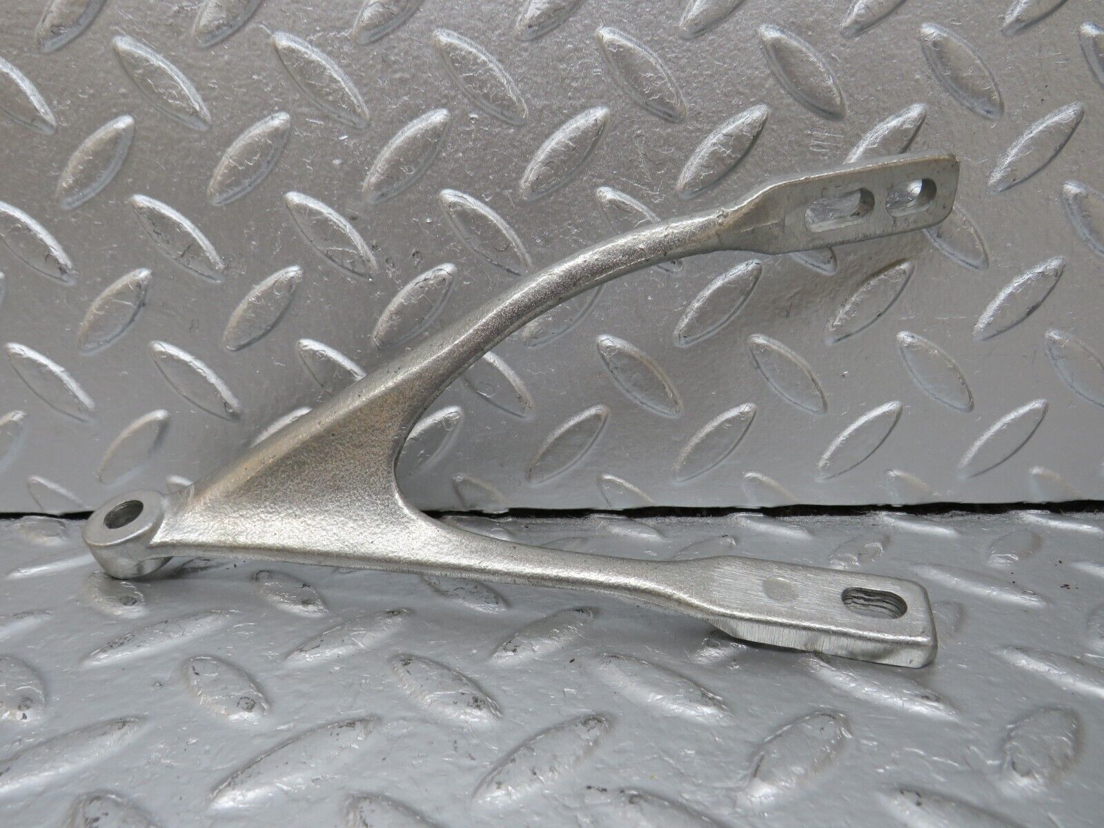 33697 Mercedes-Benz W201 190E 2.0L Steering Column Bracket