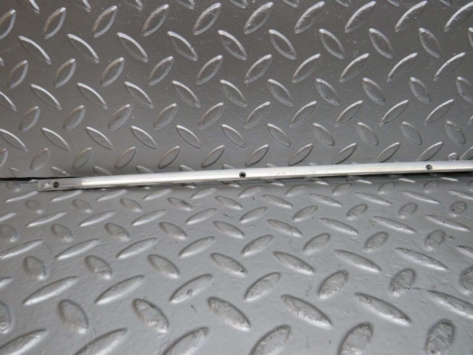 27444 Mercedes-Benz W123 280E Sunroof Chrome Trim