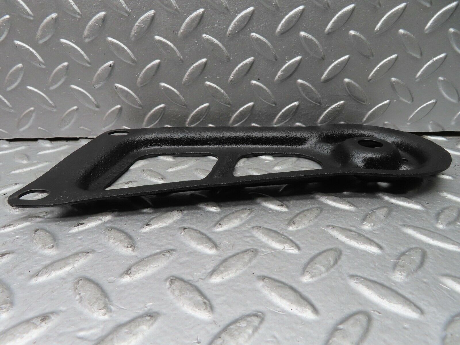 21289 Mercedes-Benz W123 230E Rear Suspension Axle Mounting Bracket