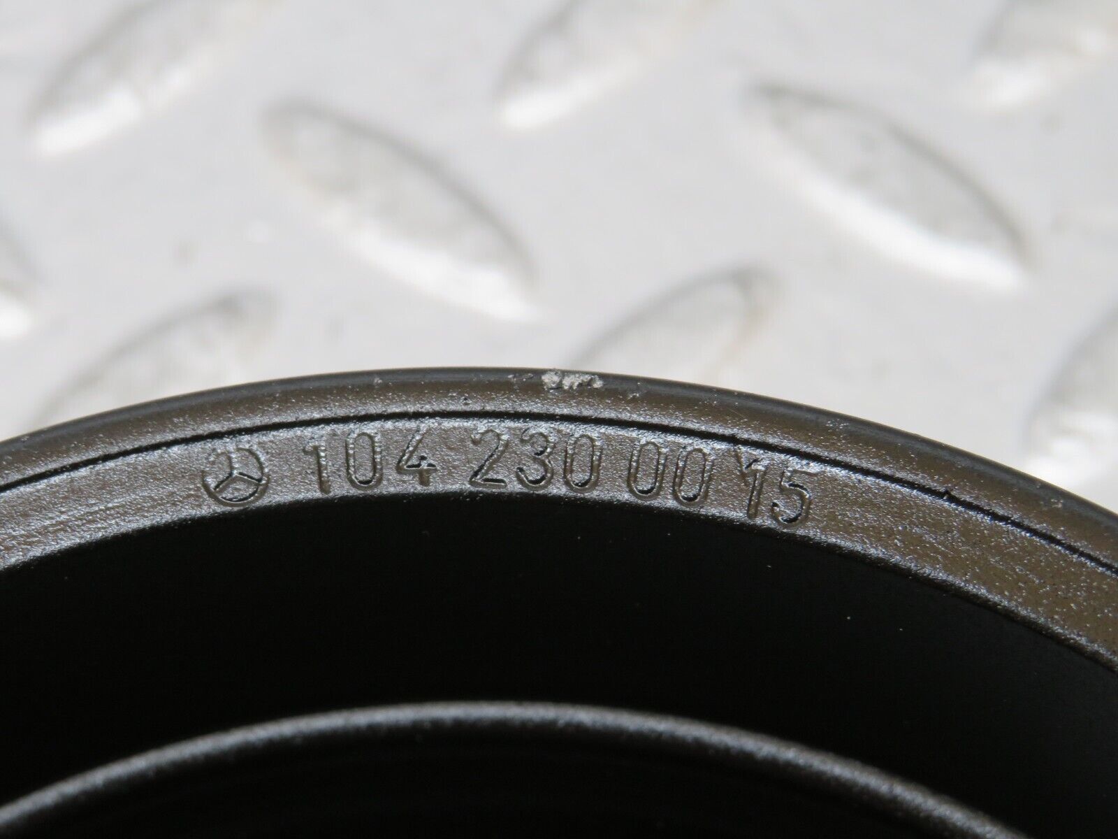 25913 Mercedes-Benz W124 280E Water Pump Pulley 1042300015