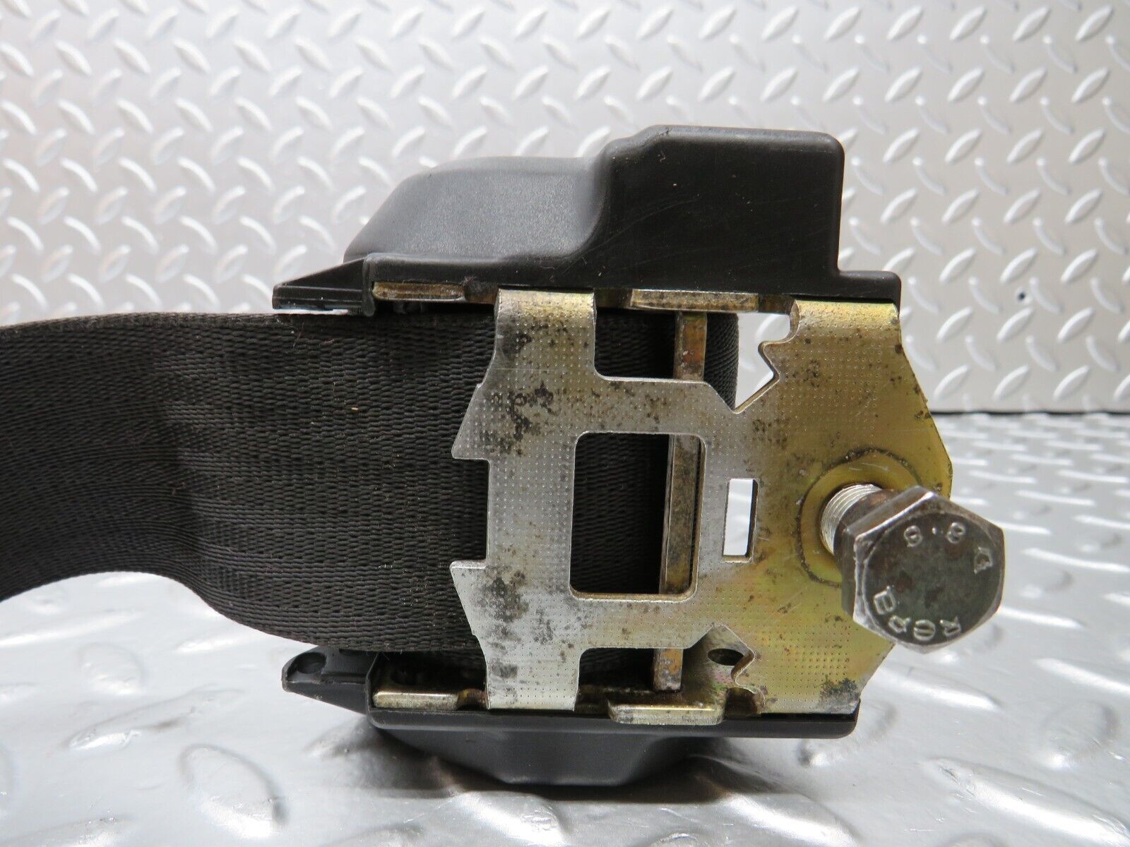 25636 Mercedes-Benz W123 200 Front Left Seat Belt With Buckle 1238602586