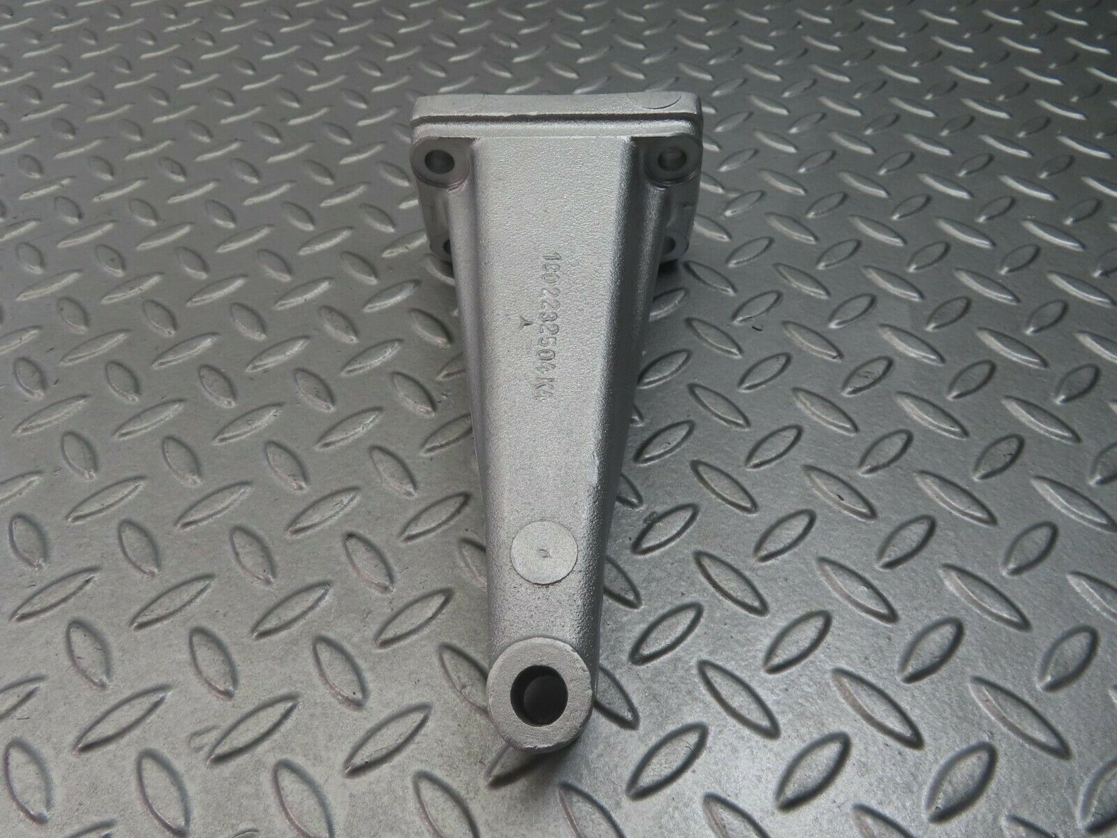 8337 Mercedes-Benz W108 Engine Mount Bracket Right Side 1802232504