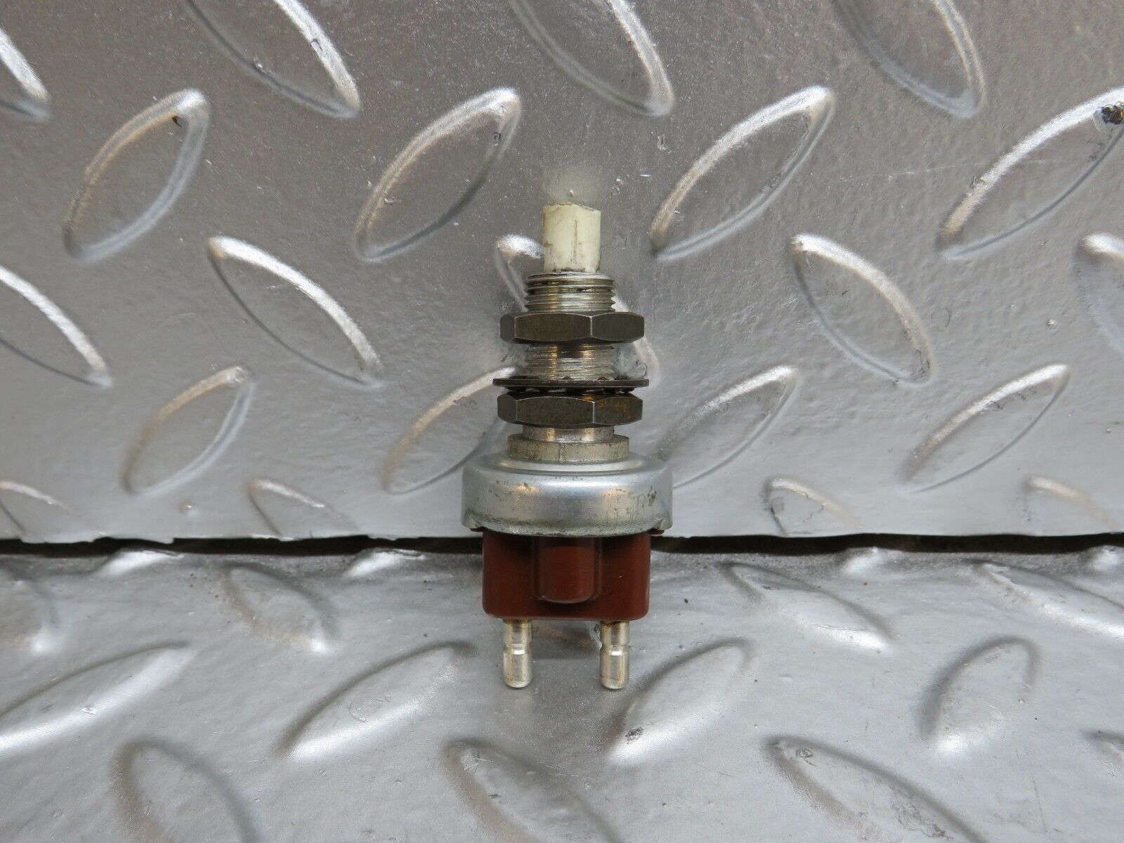 29173 Mercedes-Benz C124 320CE Coupe Brake Light Contact Switch 190130