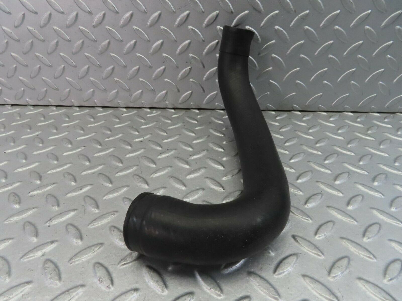 8533 Mercedes-Benz W110 Radiator Hose 1105010482
