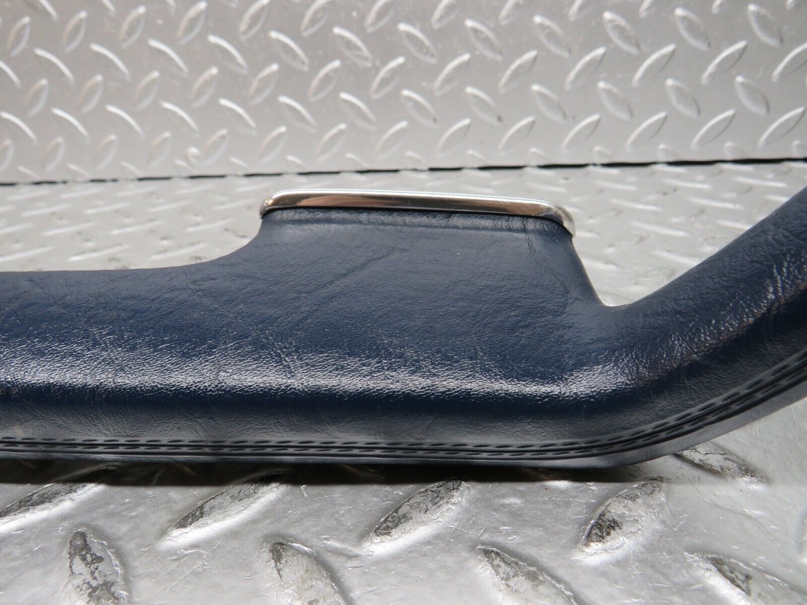 31982 Mercedes-Benz W123 230E Front Left Interior Door Handle 1239701701