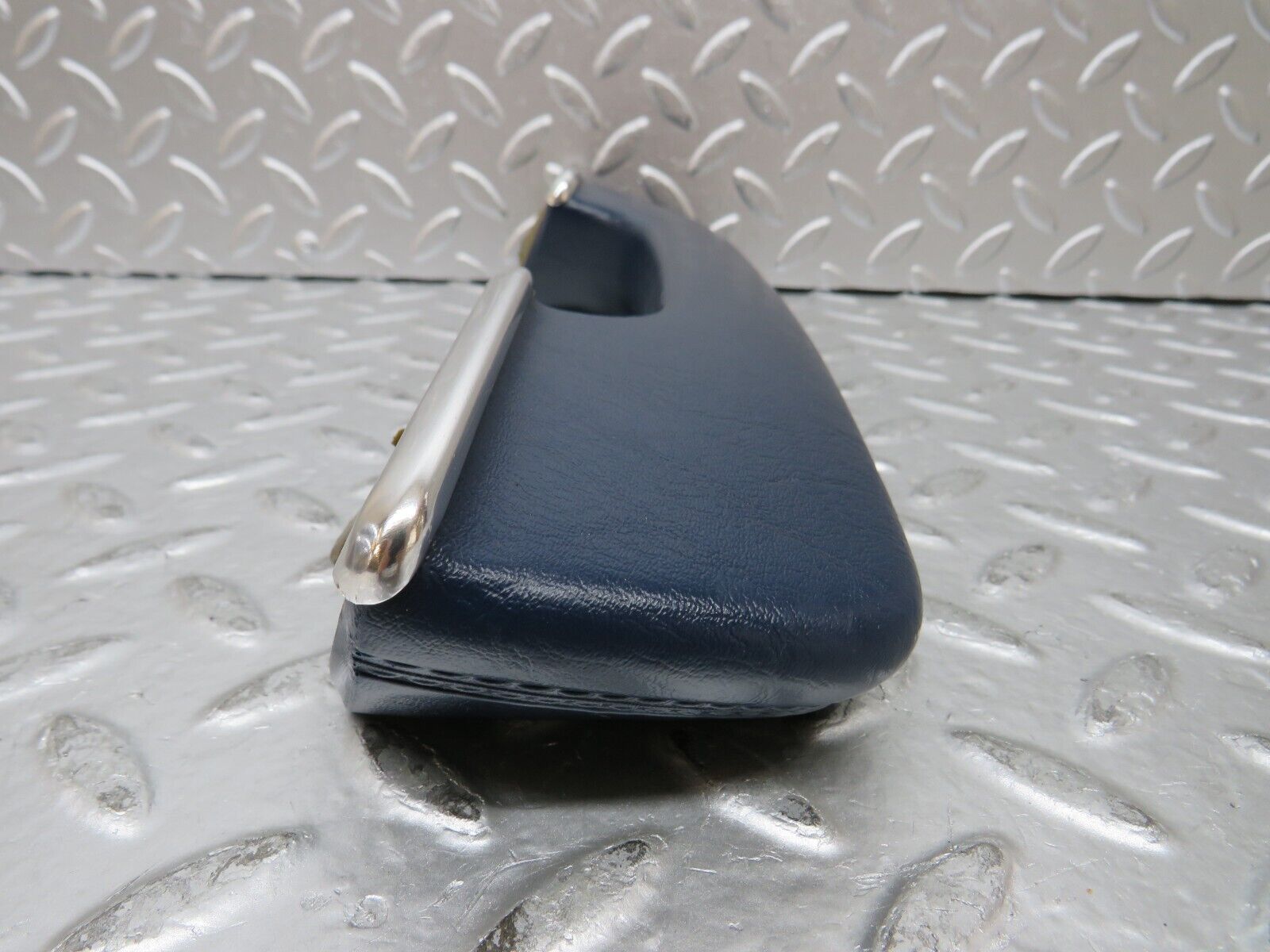 26861 Mercedes-Benz W123 240D Interior Door Handle Front Right Blue 1239702001