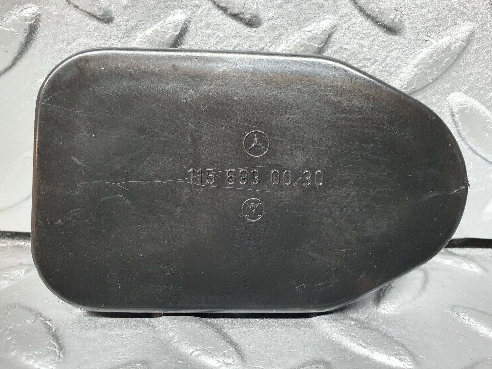 41002 Mercedes-Benz W126 300SE Trunk Boot Access Cover Panel Set 1156930030 11669010027 1269870145 1269870045