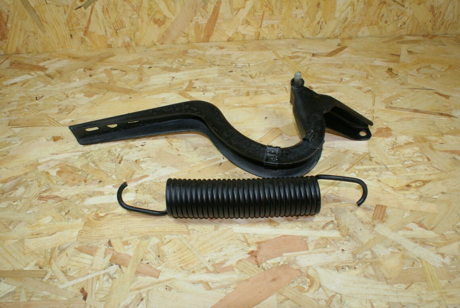 2236 Mercedes-Benz W123 280E Rear Trunk Lid Hinge Left Side 1237500187