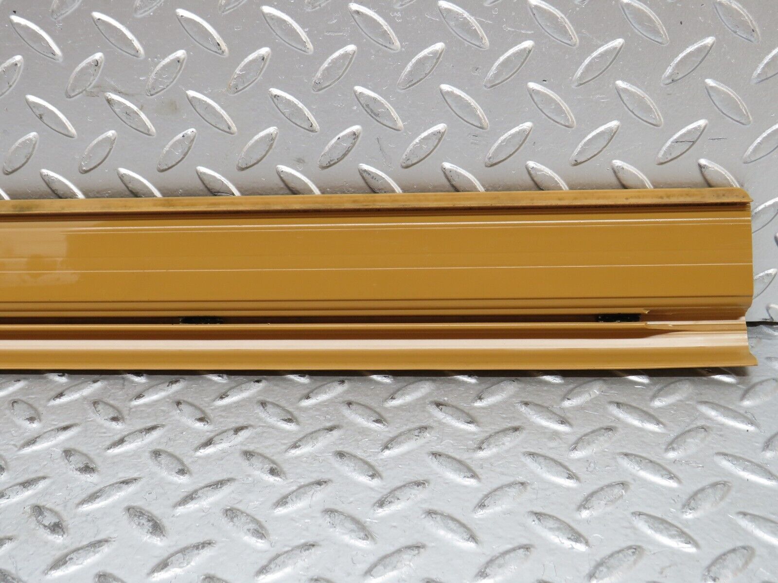 28555 Mercedes-Benz W123 230E Front Left Door Sill Trim Palomino