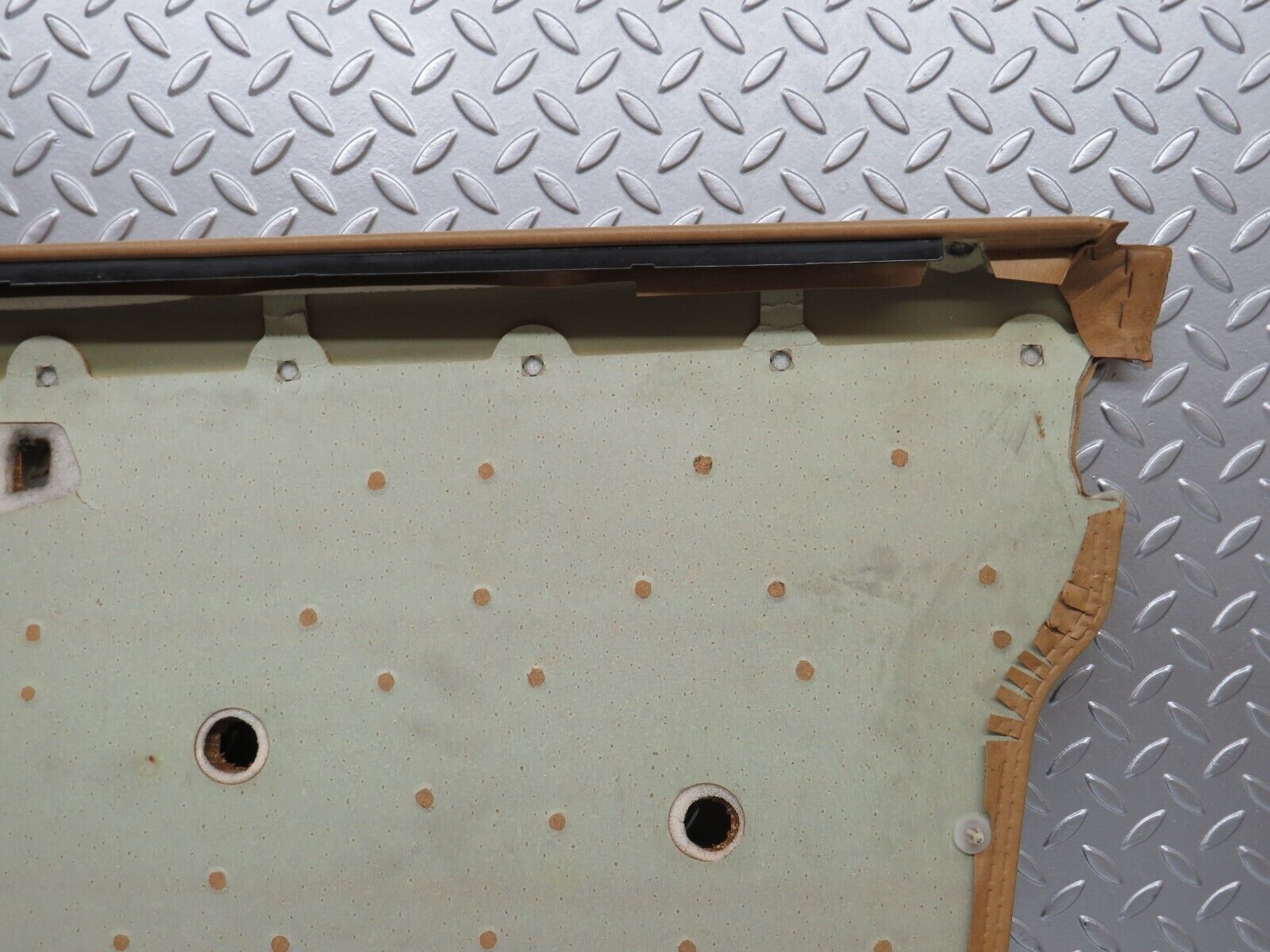 28551 Mercedes-Benz W123 230E Front Left Door Card Beige