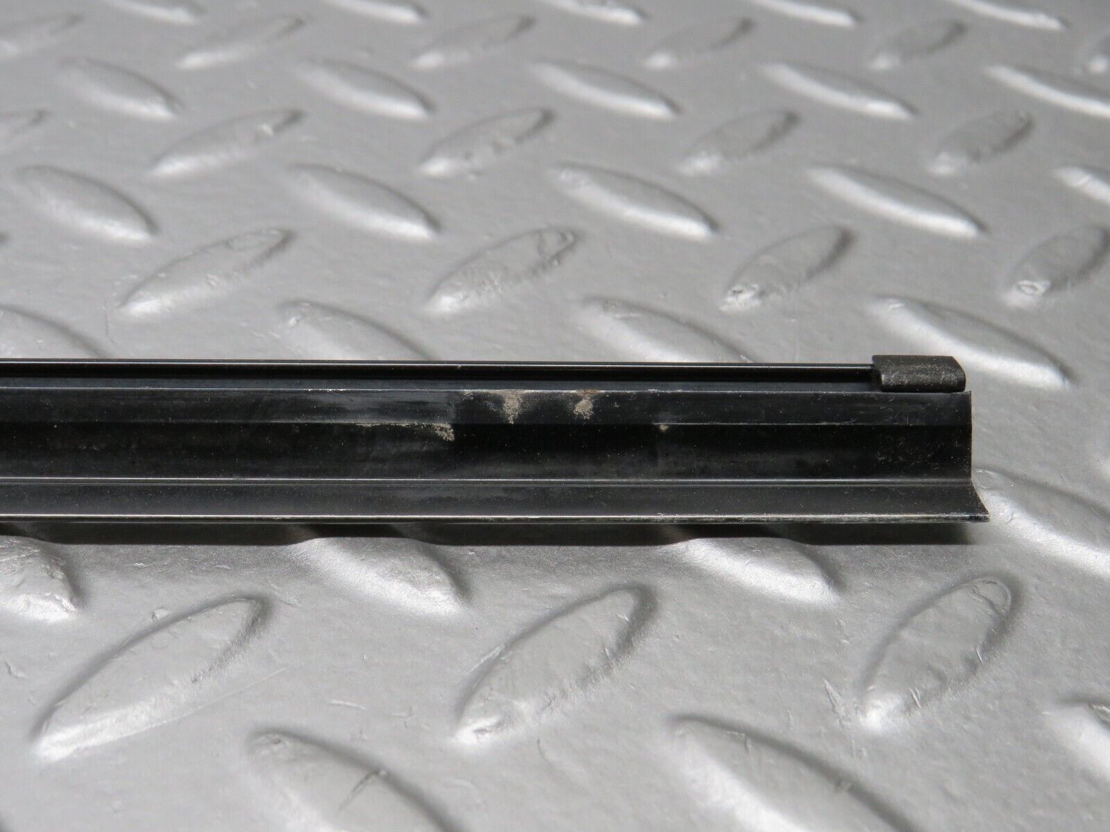 38523 Mercedes-Benz R129 280SL Coupe Right Door Window Moulding Trim