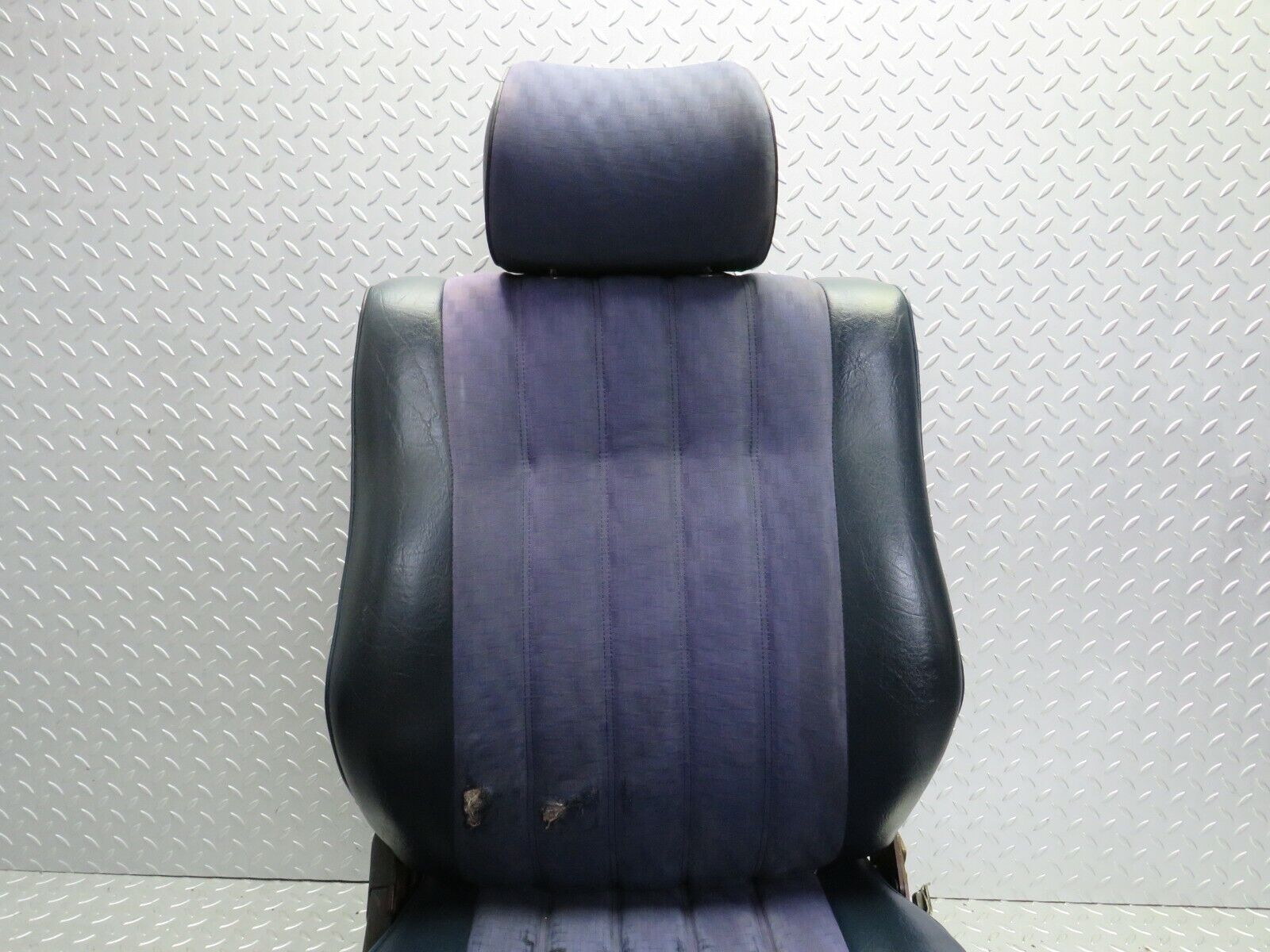 23041 Mercedes-Benz C123 230CE Coupe Front Right Seat Blue Half Leather