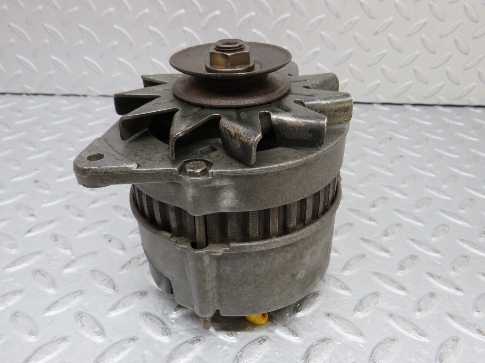 35925 Mercedes-Benz 240D OM616.912 Alternator Generator