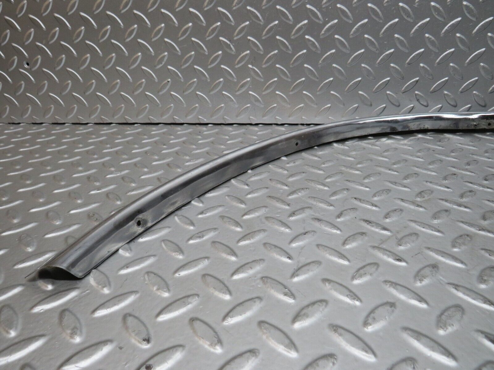 28181 Mercedes-Benz W123 280E Wheel Arch Chrome Fender Wing Trim Rear Left