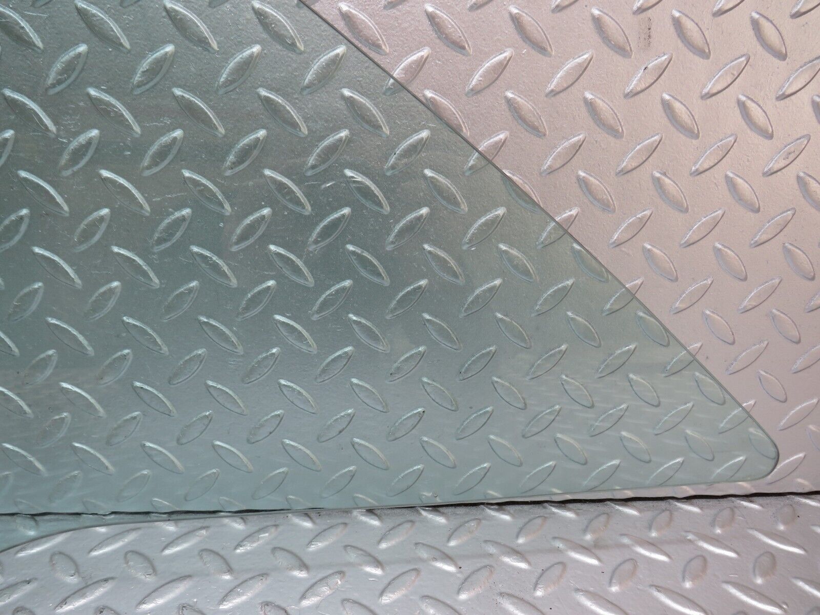 34413 Mercedes-Benz C126 380SEC Coupe Rear Left Window Glass