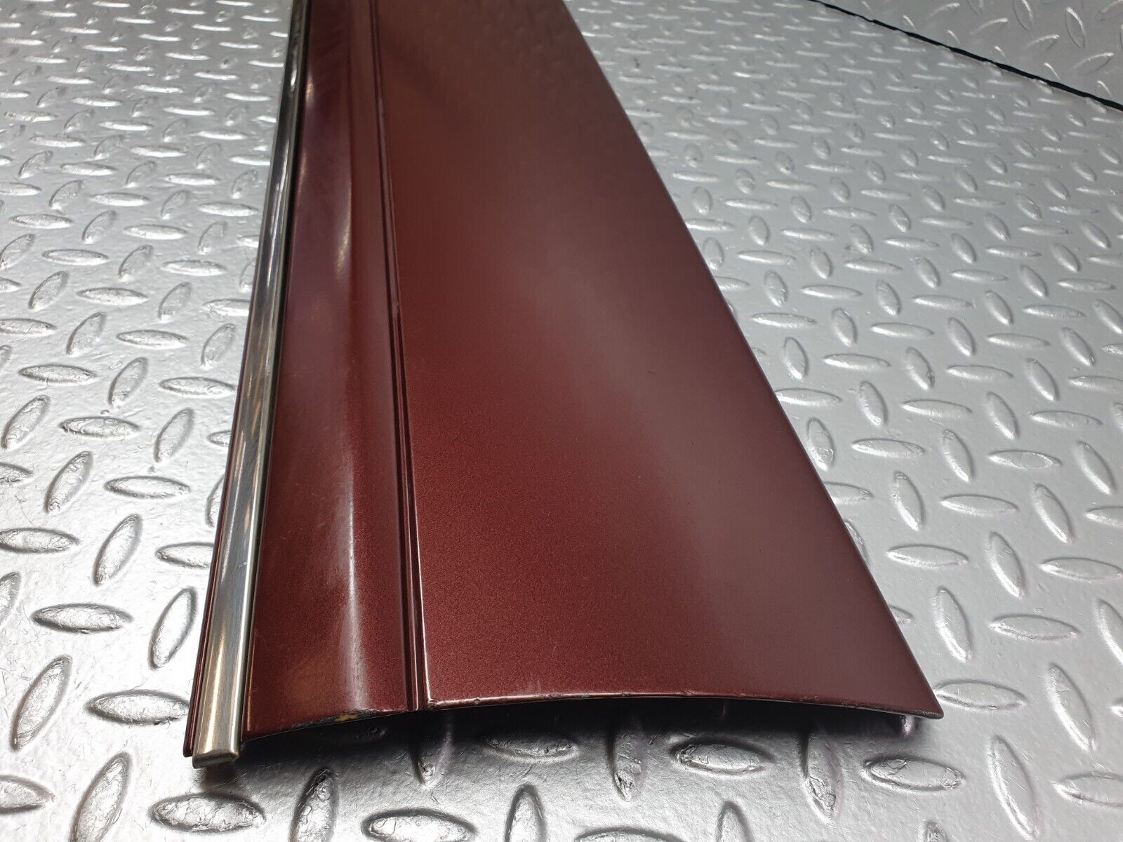 40910 Mercedes-Benz W126 300SE Front Right Door Moulding Trim 1266903840