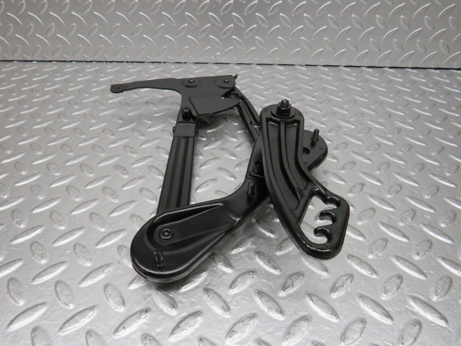 31441 Mercedes-Benz S124 220TE Wagon Bonnet Hinge Left Side 1298870174