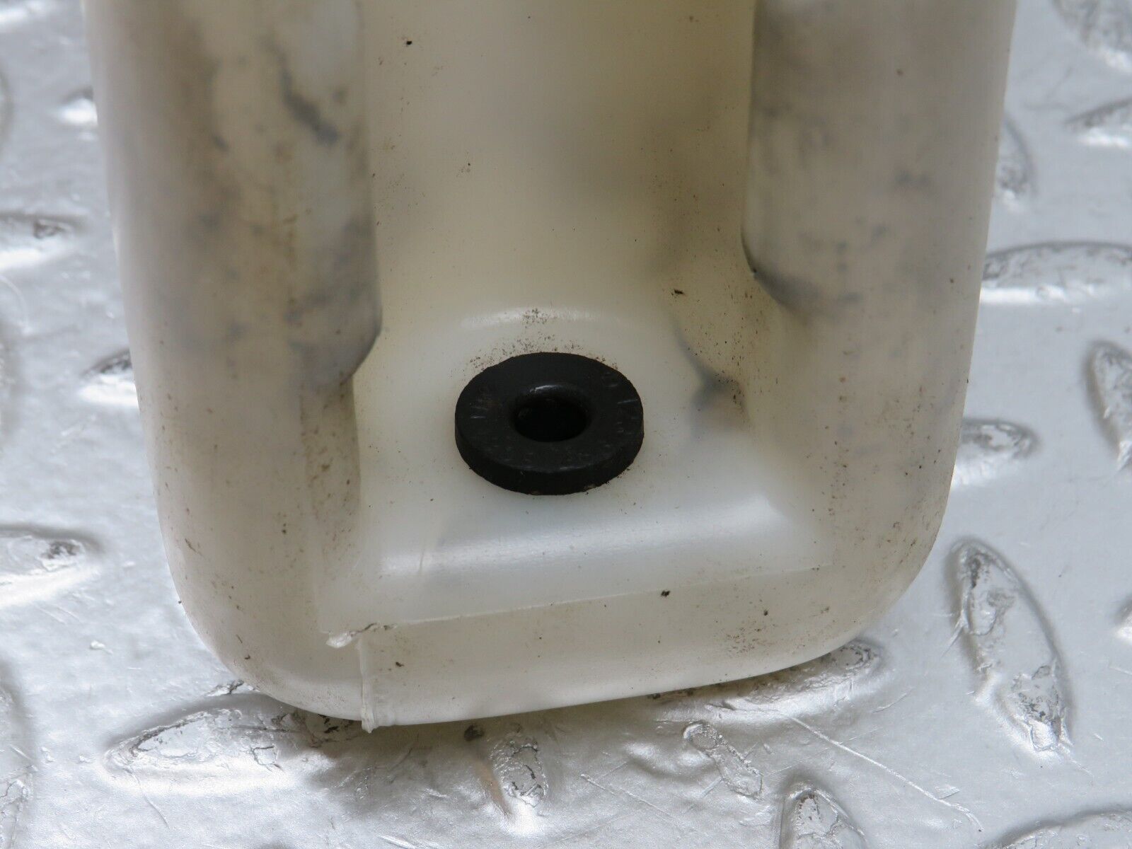 31299 Mercedes-Benz S124 220TE Rear Windscreen Washer Reservoir 1248600160