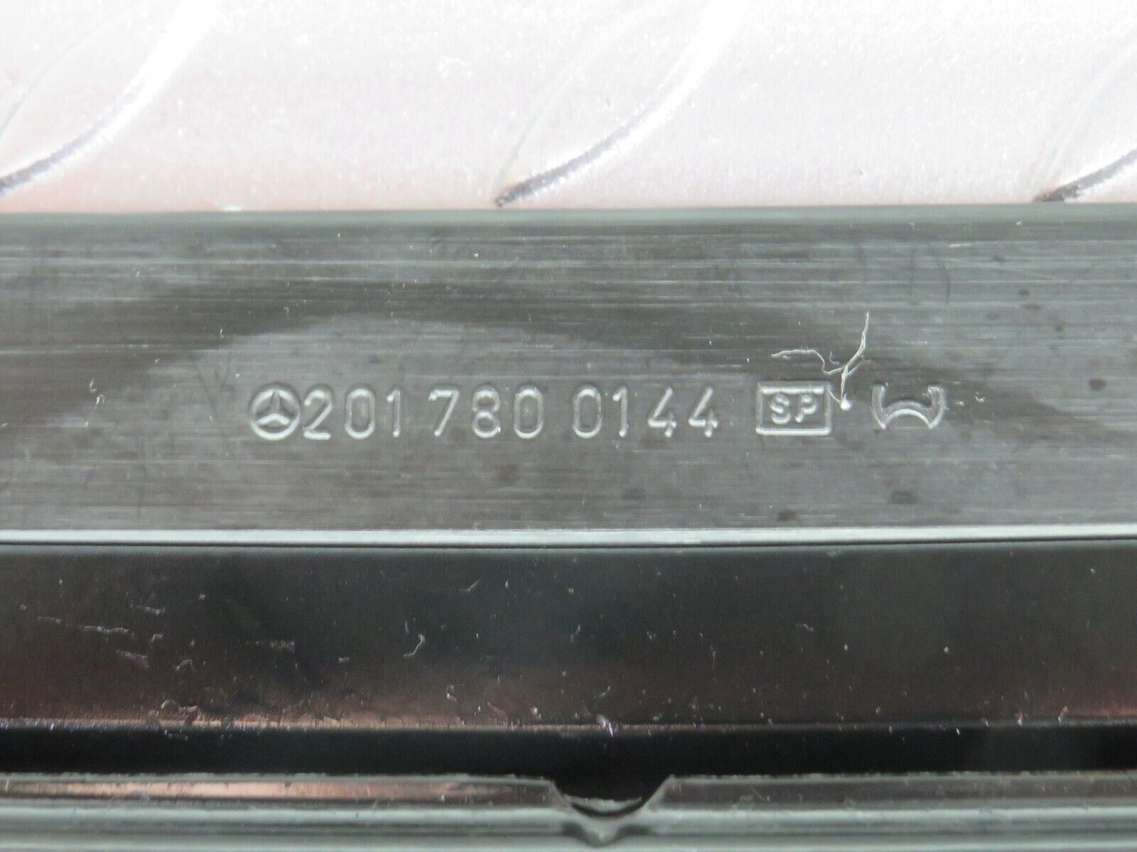 32578 Mercedes-Benz S124 300TE Wagon Power Sunroof Frame 2017800144