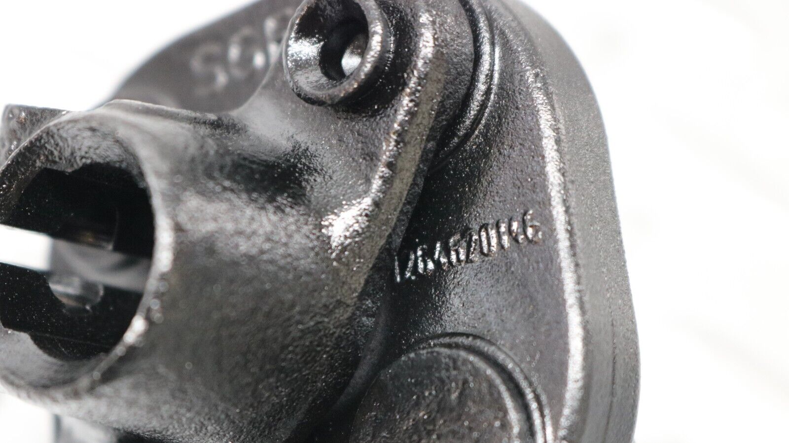 37243 Mercedes-Benz C126 420SEC Coupe Steering Column Lower Shaft Connector 12646201