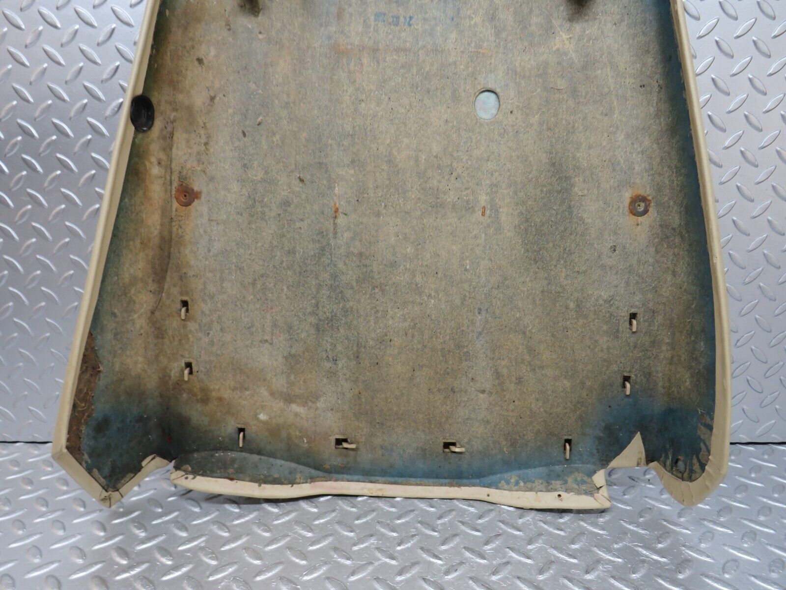 37070 Mercedes-Benz C126 420SEC Coupe Front Right Seat Rear Cover Beige