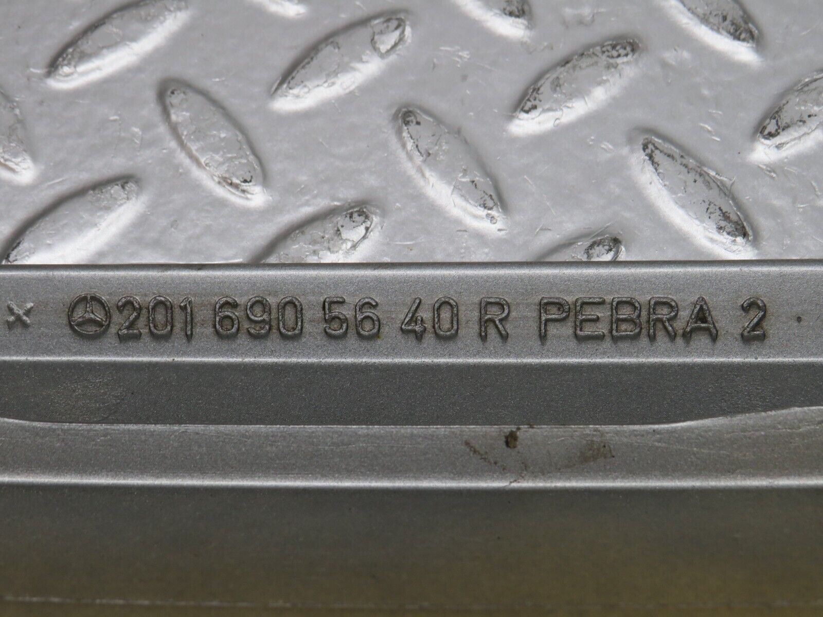 31593 Mercedes-Benz W201 190LE 1.8L Front Right Door Moulding Trim 2016905640